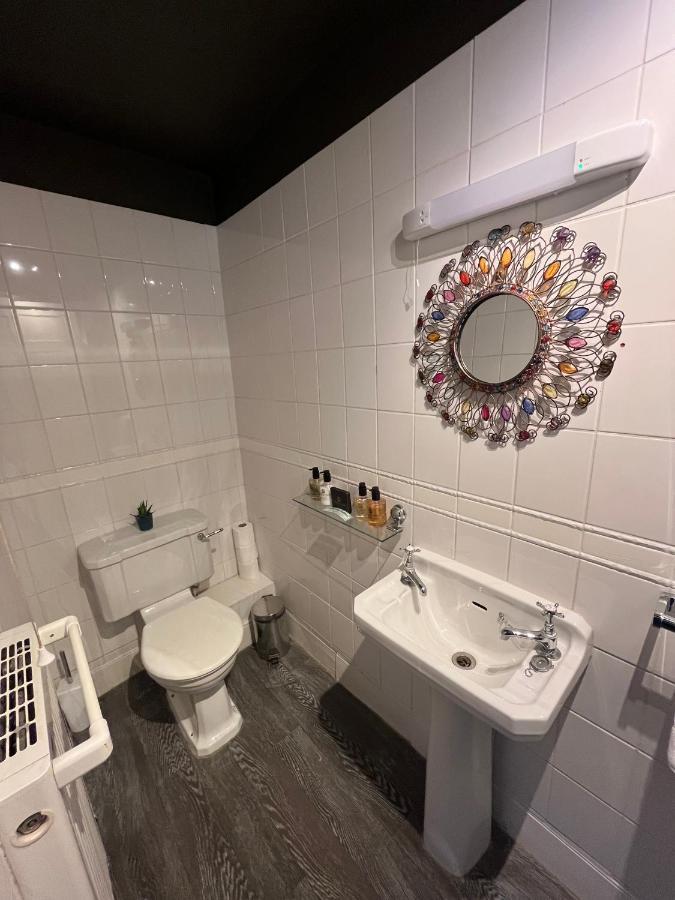 The Kings Arms Hotell Didmarton Exteriör bild