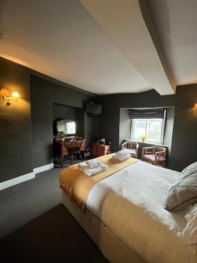 The Kings Arms Hotell Didmarton Exteriör bild