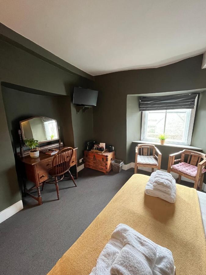 The Kings Arms Hotell Didmarton Exteriör bild