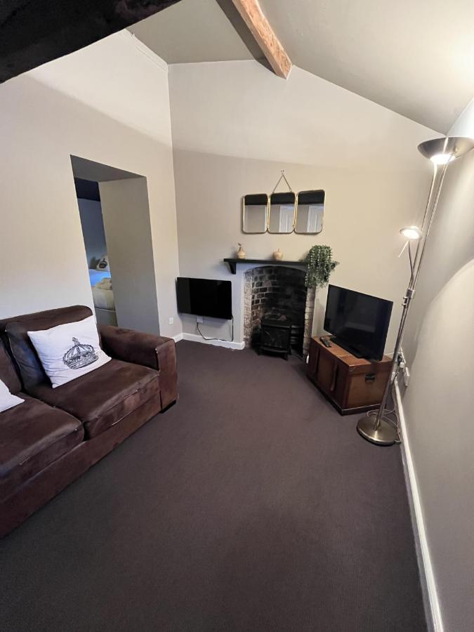 The Kings Arms Hotell Didmarton Exteriör bild