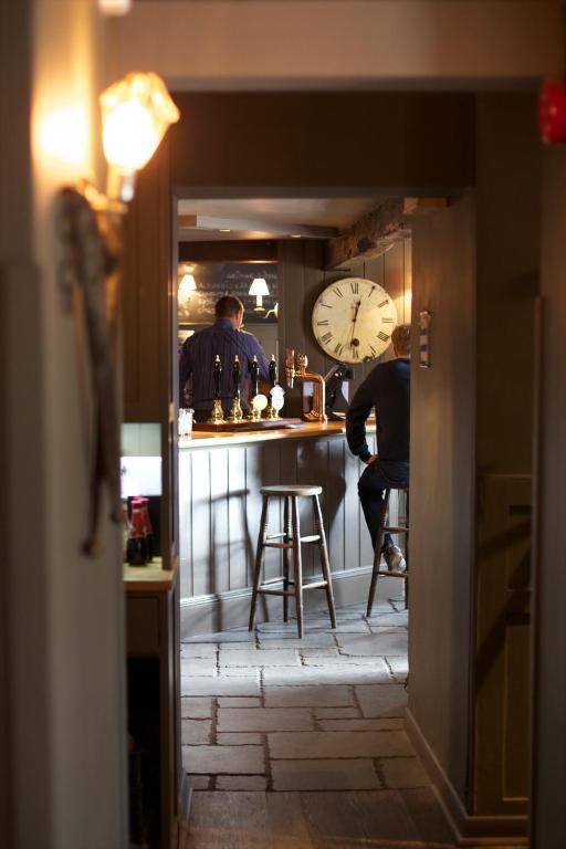 The Kings Arms Hotell Didmarton Exteriör bild