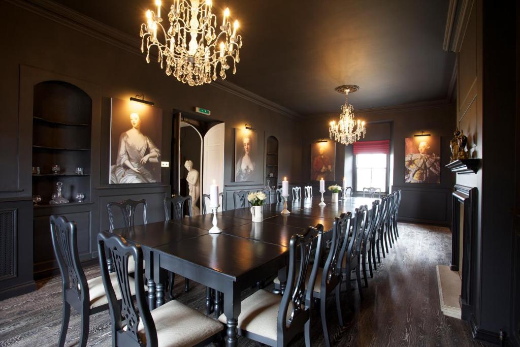 The Kings Arms Hotell Didmarton Exteriör bild