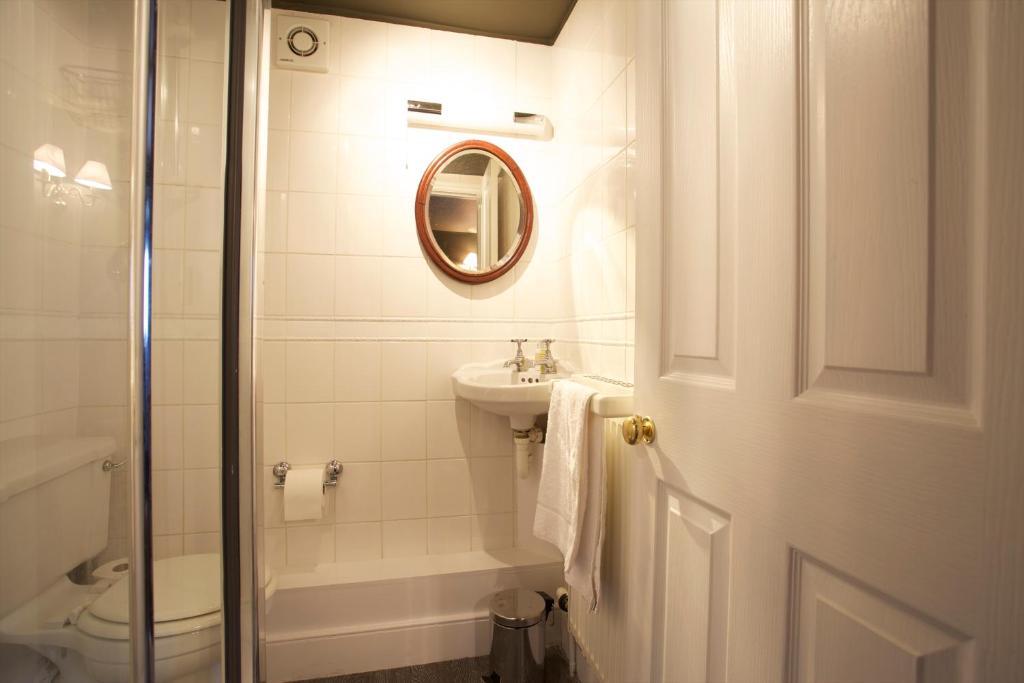 The Kings Arms Hotell Didmarton Rum bild