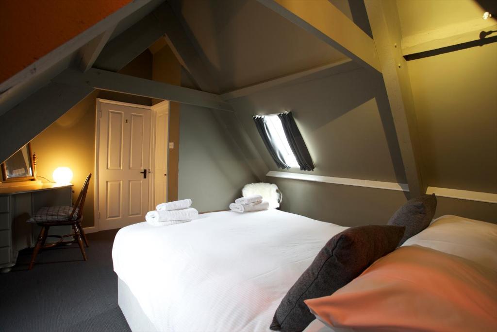 The Kings Arms Hotell Didmarton Rum bild