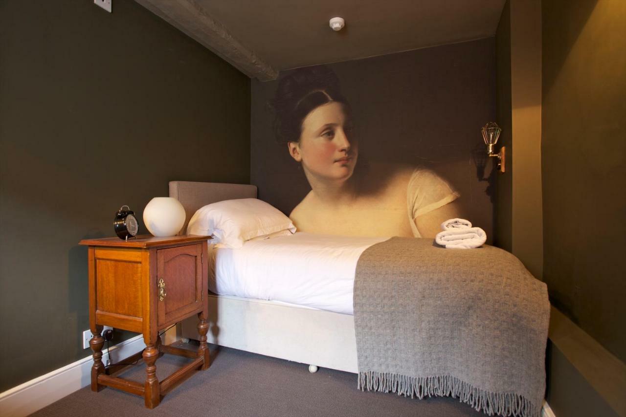 The Kings Arms Hotell Didmarton Exteriör bild